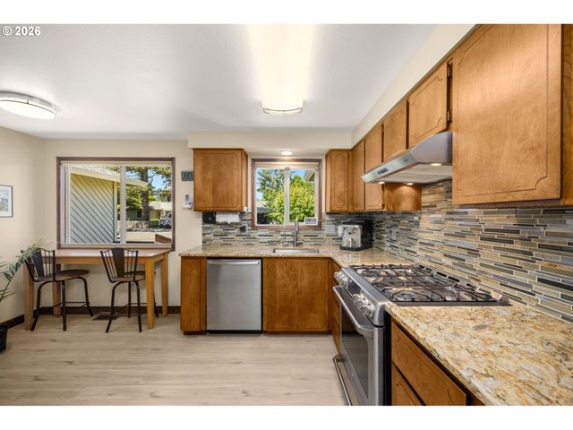 3128 Se TIMBERLAKE Dr, Hillsboro, OR 97123