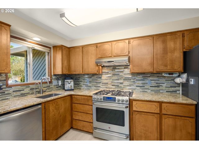 3128 Se TIMBERLAKE Dr, Hillsboro, OR 97123
