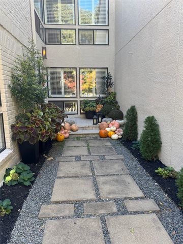 6332 Southpoint Drive, Dallas, TX 75248