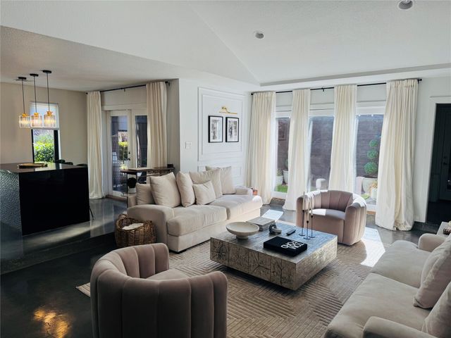 6332 Southpoint Drive, Dallas, TX 75248