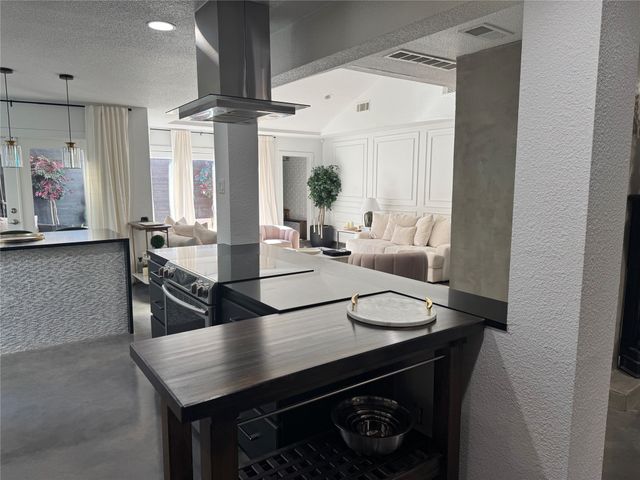 6332 Southpoint Drive, Dallas, TX 75248