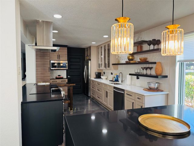 6332 Southpoint Drive, Dallas, TX 75248