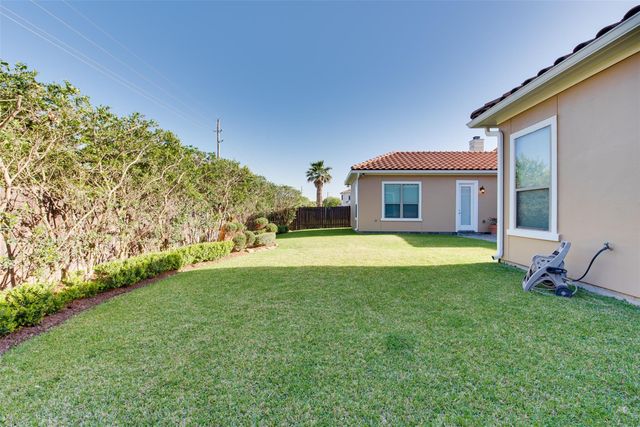 2011 Flower Garden Lane, Houston, TX 77077