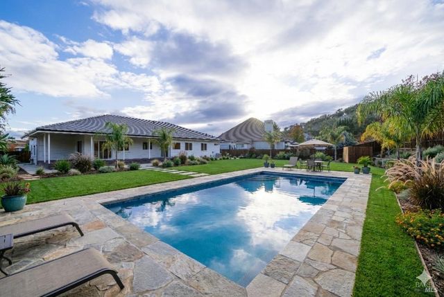 8388 Paradise Lagoon Dr, Lucerne, CA 95458