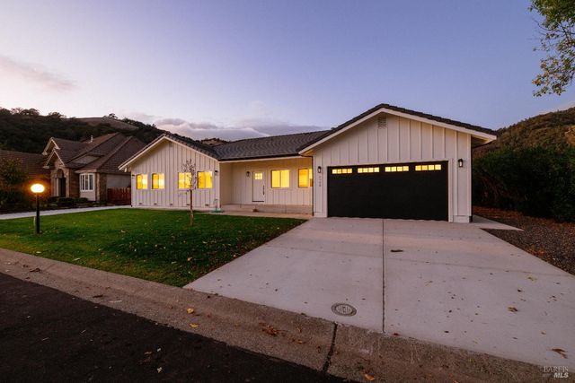 8388 Paradise Lagoon Dr, Lucerne, CA 95458