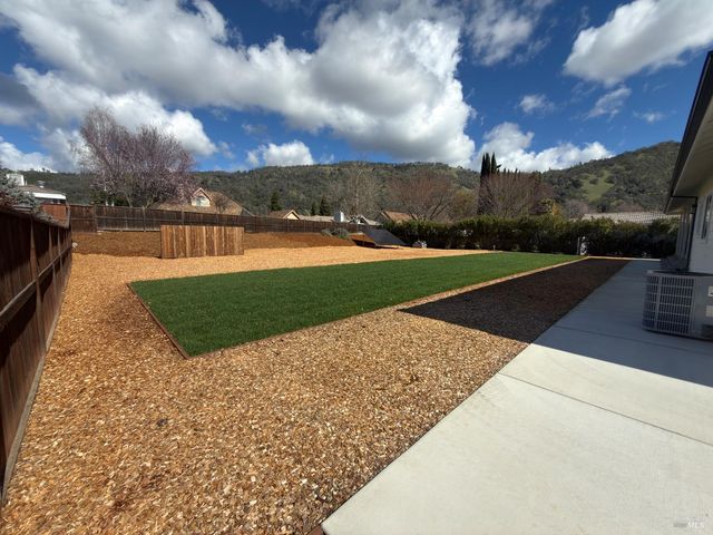 8388 Paradise Lagoon Dr, Lucerne, CA 95458