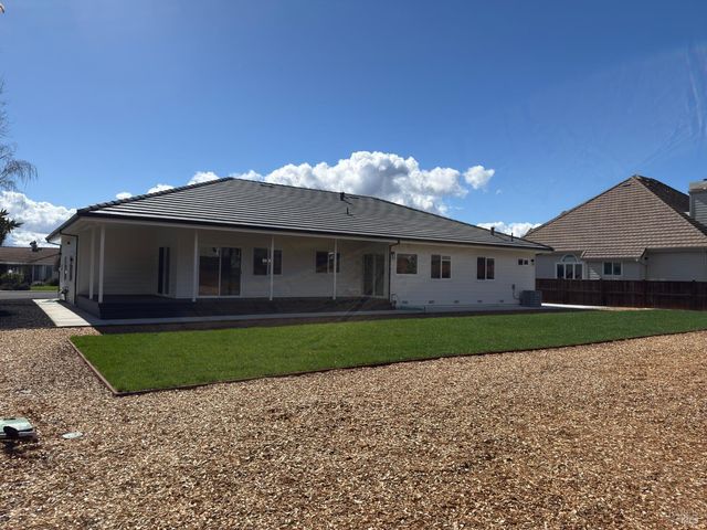 8388 Paradise Lagoon Dr, Lucerne, CA 95458
