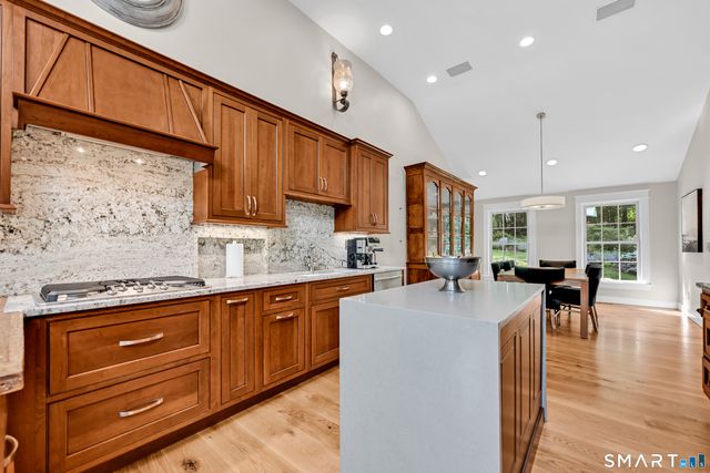 14 Saw Mill Road, Weston, CT 06883