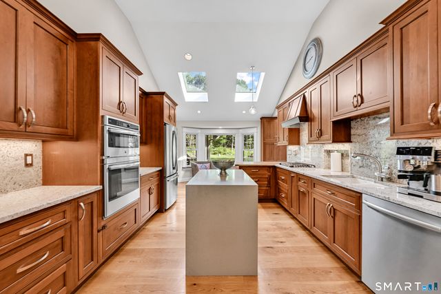 14 Saw Mill Road, Weston, CT 06883
