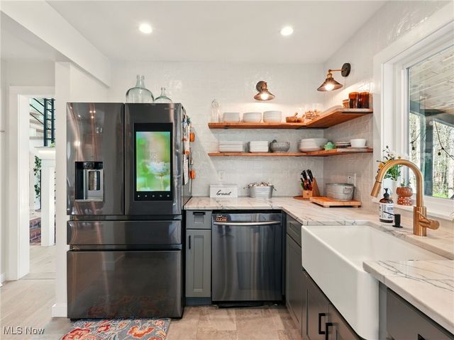 16165 Thompson Road, Thompson, OH 44086