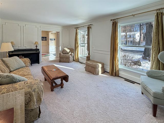 31 Pleasant Ridge Drive, Poughkeepsie, NY 12603