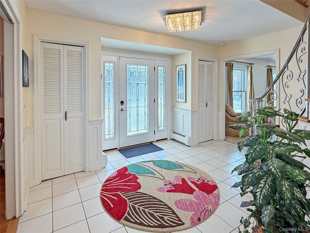 31 Pleasant Ridge Drive, Poughkeepsie, NY 12603