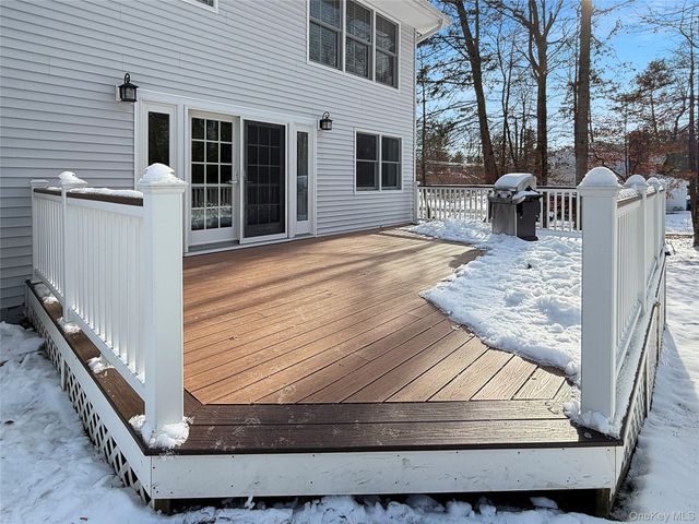 31 Pleasant Ridge Drive, Poughkeepsie, NY 12603