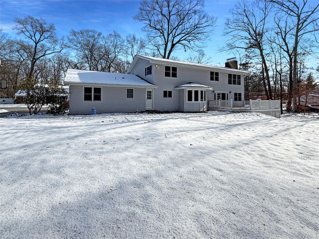 31 Pleasant Ridge Drive, Poughkeepsie, NY 12603