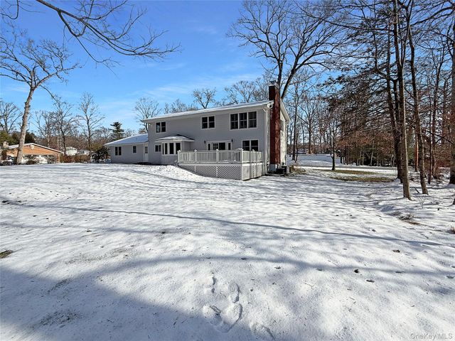 31 Pleasant Ridge Drive, Poughkeepsie, NY 12603