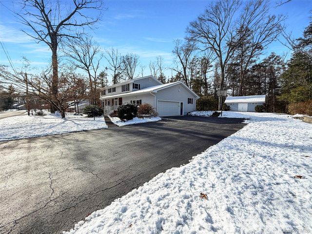 31 Pleasant Ridge Drive, Poughkeepsie, NY 12603