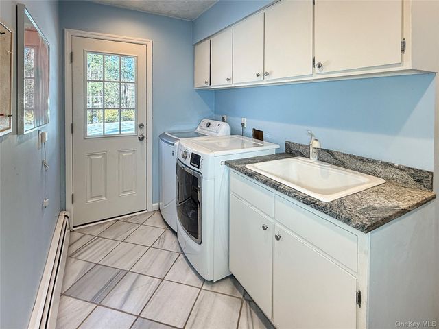 31 Pleasant Ridge Drive, Poughkeepsie, NY 12603