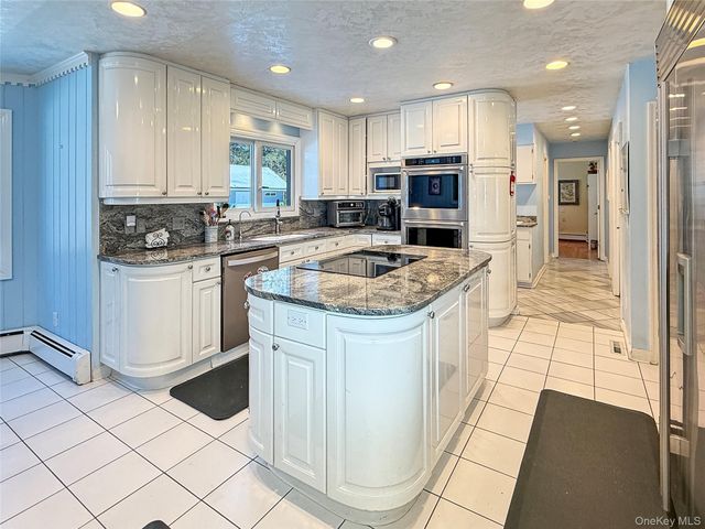 31 Pleasant Ridge Drive, Poughkeepsie, NY 12603