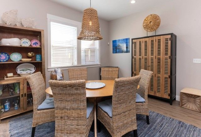 101 Boardwalk Ave, Rockport, TX 78382