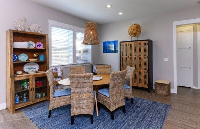 101 Boardwalk Ave, Rockport, TX 78382