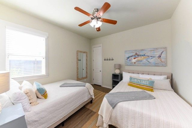 101 Boardwalk Ave, Rockport, TX 78382