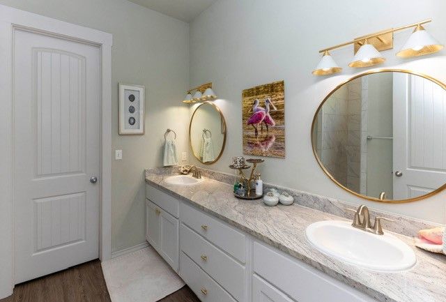 101 Boardwalk Ave, Rockport, TX 78382