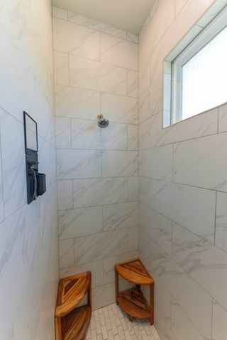 101 Boardwalk Ave, Rockport, TX 78382