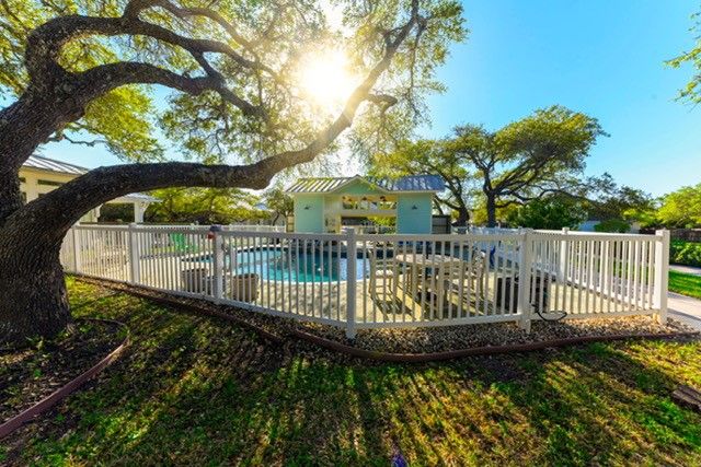 101 Boardwalk Ave, Rockport, TX 78382