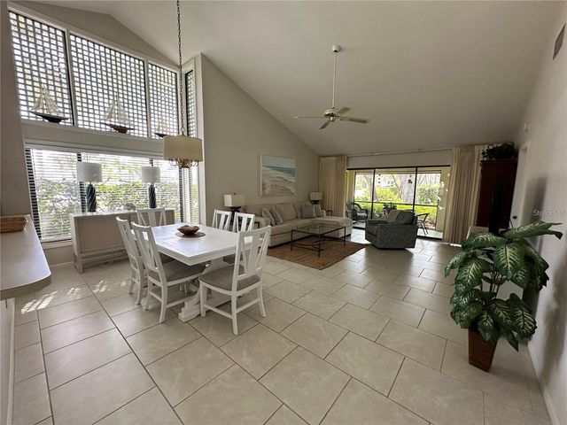 4562 KINGSMERE 41, Sarasota, FL 34235