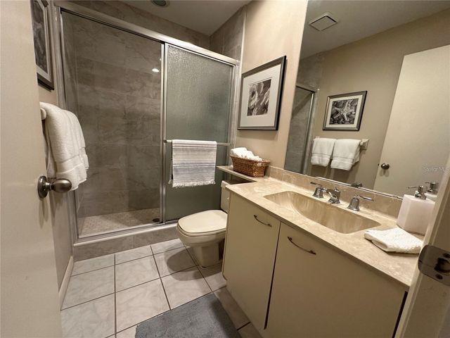 4562 KINGSMERE 41, Sarasota, FL 34235