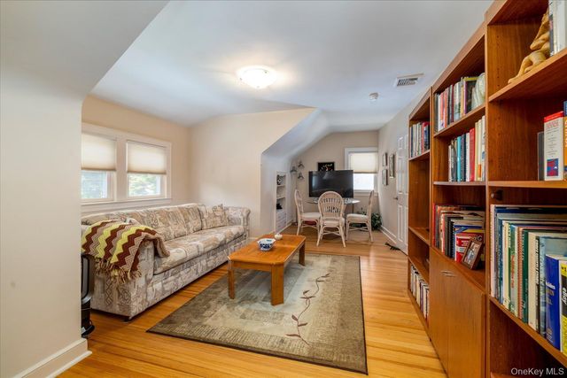 75 Wagg Avenue, Malverne, NY 11565