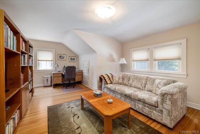 75 Wagg Avenue, Malverne, NY 11565