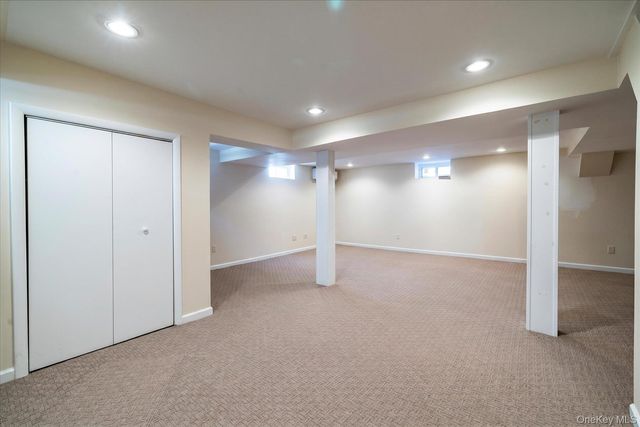 75 Wagg Avenue, Malverne, NY 11565