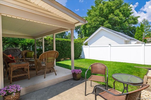 75 Wagg Avenue, Malverne, NY 11565