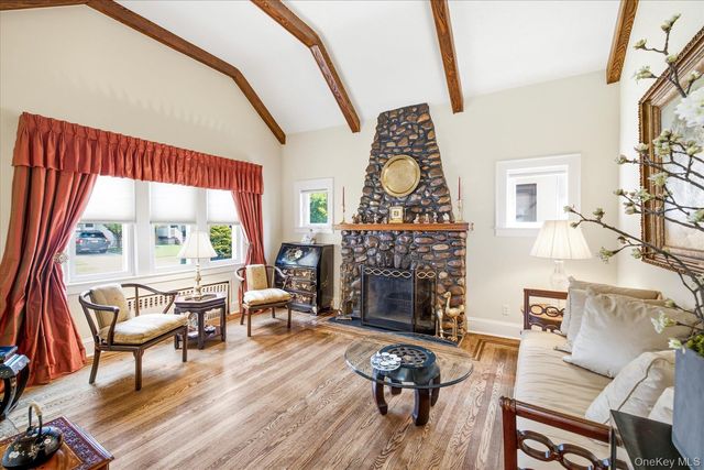 75 Wagg Avenue, Malverne, NY 11565