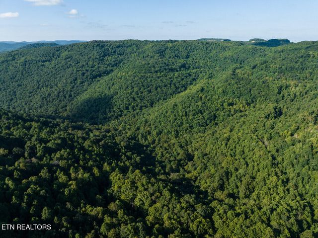 816 Sand Gap Rd, Pioneer, TN 37847