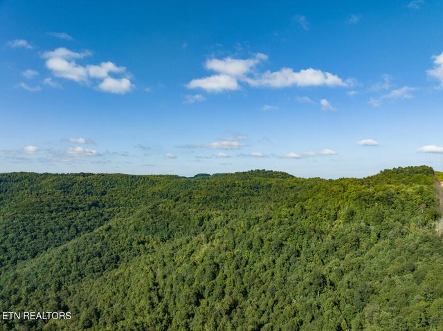 816 Sand Gap Rd, Pioneer, TN 37847