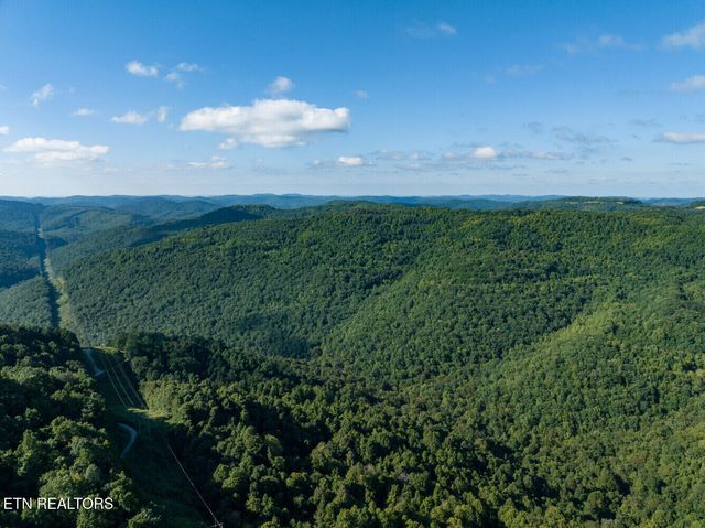 816 Sand Gap Rd, Pioneer, TN 37847