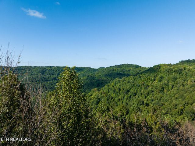 816 Sand Gap Rd, Pioneer, TN 37847