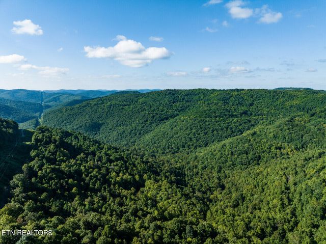 816 Sand Gap Rd, Pioneer, TN 37847