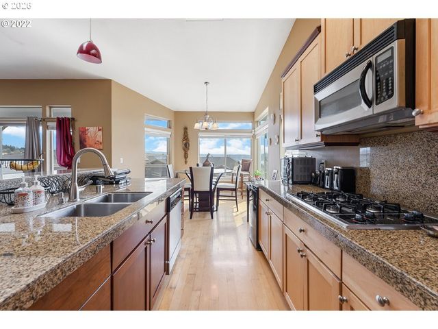 404 N X St, Washougal, WA 98671