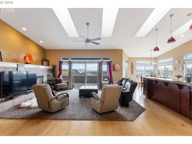 404 N X St, Washougal, WA 98671