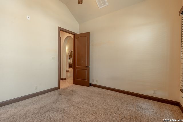 6 Rugby Ln, San Antonio, TX 78257