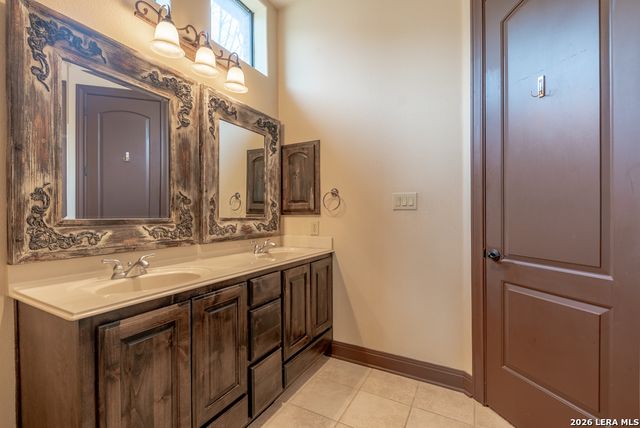 6 Rugby Ln, San Antonio, TX 78257