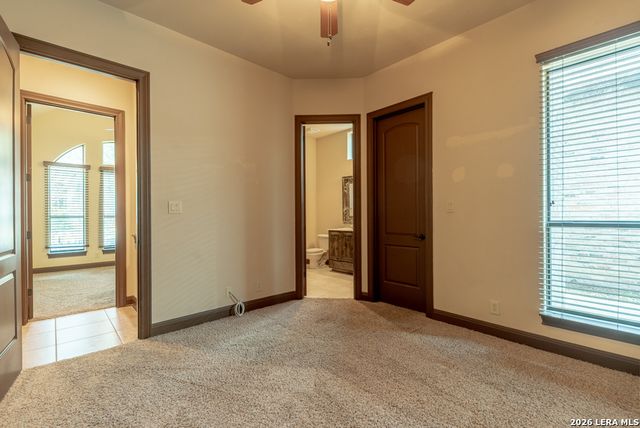 6 Rugby Ln, San Antonio, TX 78257