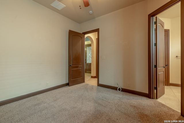 6 Rugby Ln, San Antonio, TX 78257