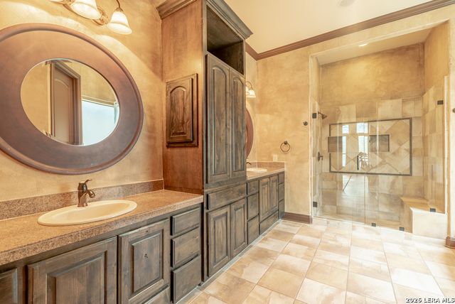 6 Rugby Ln, San Antonio, TX 78257