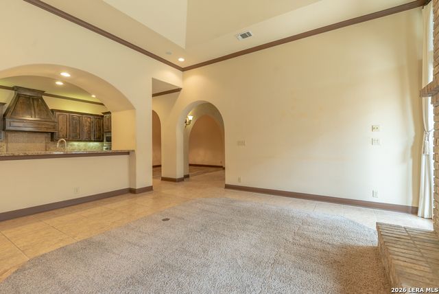 6 Rugby Ln, San Antonio, TX 78257