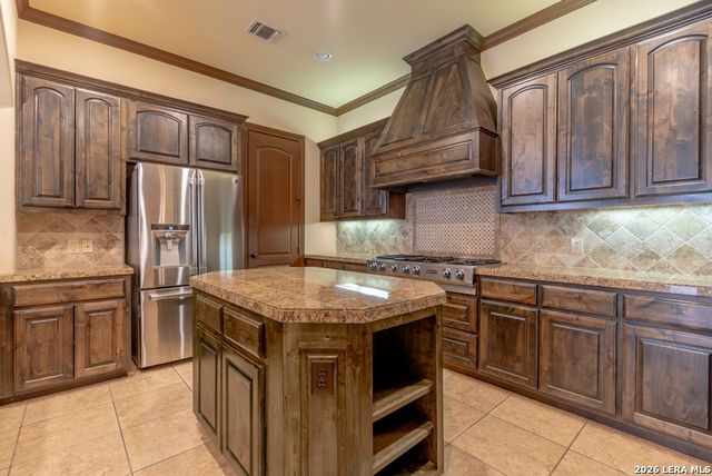 6 Rugby Ln, San Antonio, TX 78257