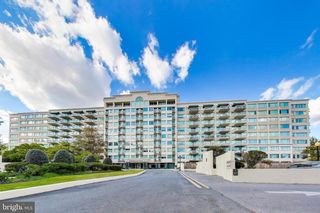 5450 WHITLEY PARK TER #806, Bethesda, MD 20814